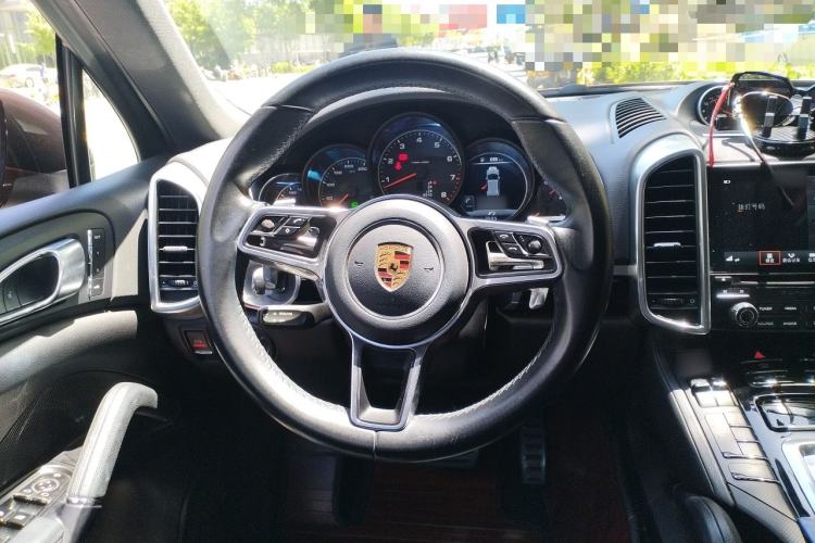 Used Porsche Cayenne 2016 Cayenne Platinum Edition 3.0T Steering Wheel
