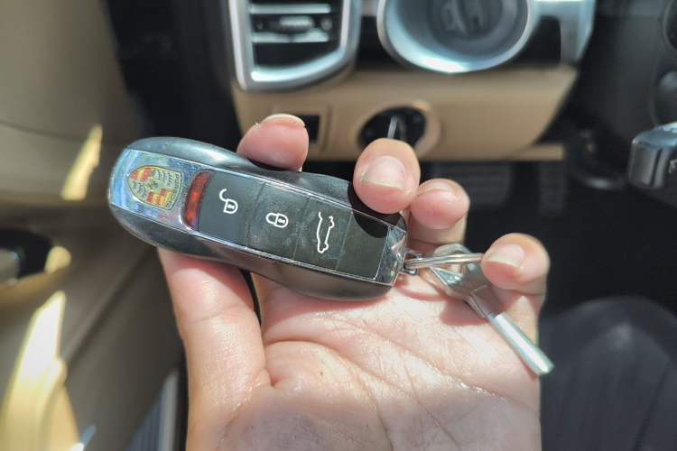 Used Porsche Cayenne 2016 Cayenne 3.0T Vehicle Key