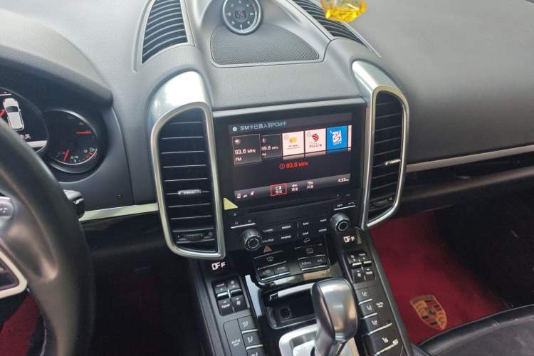 Used Porsche Cayenne 2016 Cayenne Platinum Edition 3.0T Audio And AC Panel