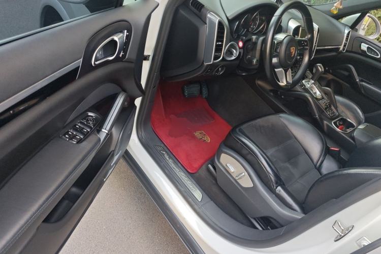 Used Porsche Cayenne 2016 Cayenne Platinum Edition 3.0T Driver Seat