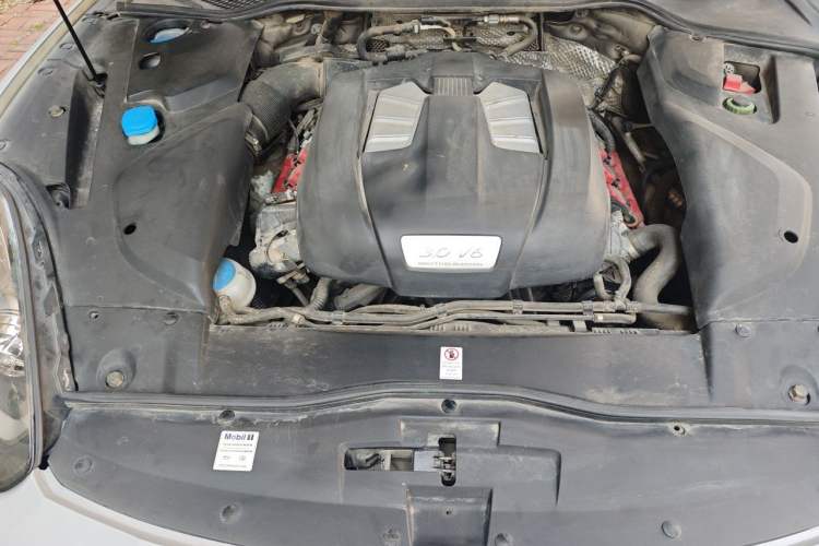 Used Porsche Cayenne 2016 Cayenne Platinum Edition 3.0T Engine Bay