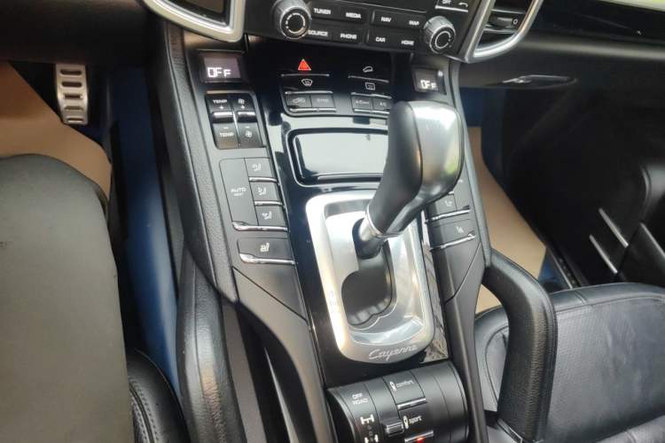 Used Porsche Cayenne 2016 Cayenne 3.0T Gear Lever