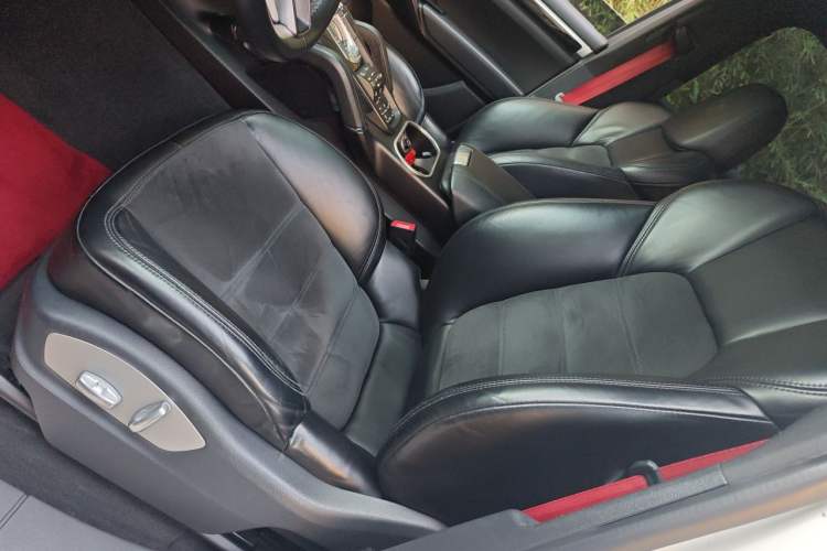 Used Porsche Cayenne 2016 Cayenne Platinum Edition 3.0T Left Front Seat