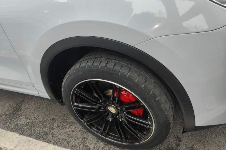 Used Porsche Cayenne 2016 Cayenne 3.0T Right Front Wheel Hub
