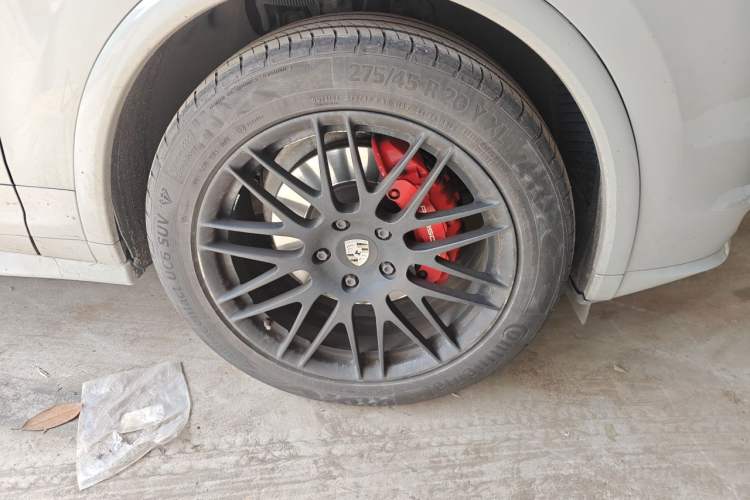 Used Porsche Cayenne 2016 Cayenne 3.0T Right Front Wheel Hub