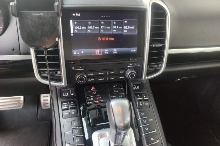 Used Porsche Cayenne 2016 Cayenne 3.0T Audio And AC Panel