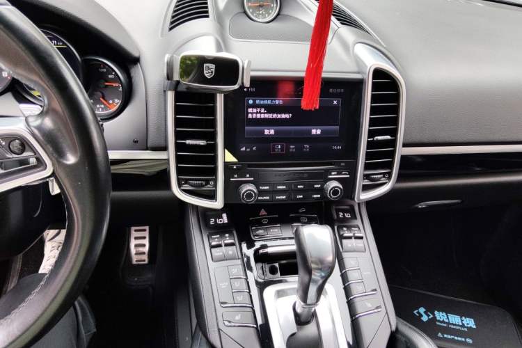 Used Porsche Cayenne 2016 Cayenne Platinum Edition 3.0T Audio And AC Panel