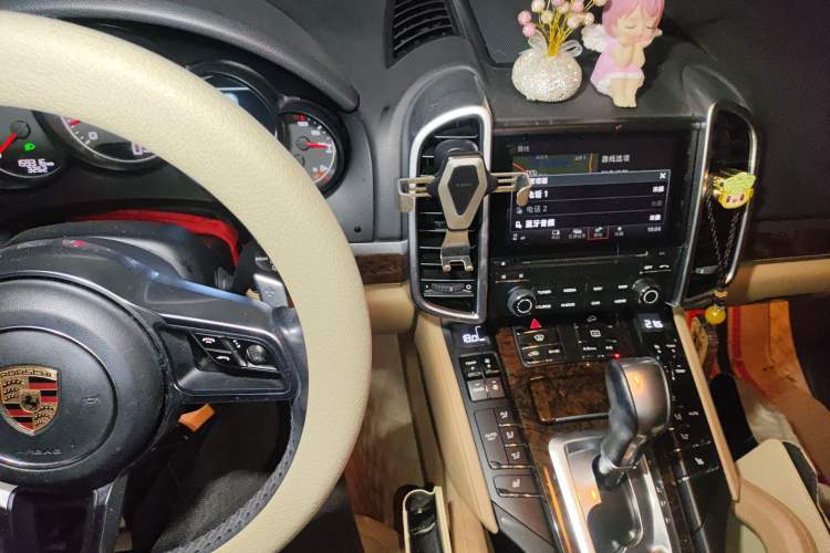Used Porsche Cayenne 2016 Cayenne 3.0T Audio And AC Panel