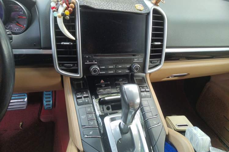Used Porsche Cayenne 2016 Cayenne 3.0T Audio And AC Panel