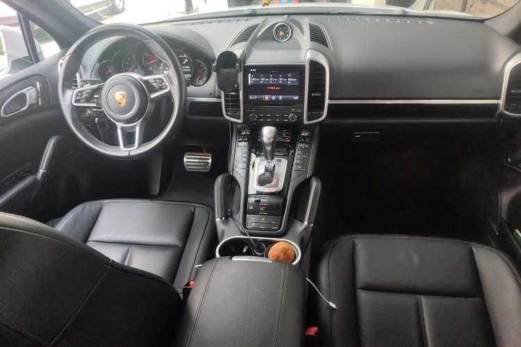 Used Porsche Cayenne 2016 Cayenne 3.0T Center Console