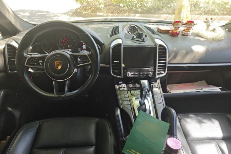 Used Porsche Cayenne 2016 Cayenne 3.0T Center Console
