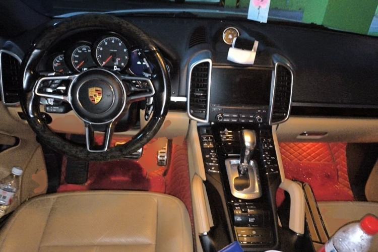 Used Porsche Cayenne 2016 Cayenne 3.0T Center Console