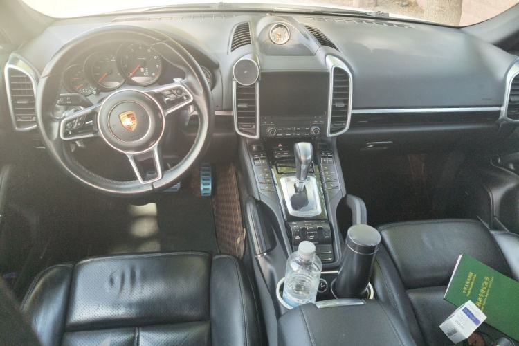 Used Porsche Cayenne 2016 Cayenne Platinum Edition 3.0T Center Console