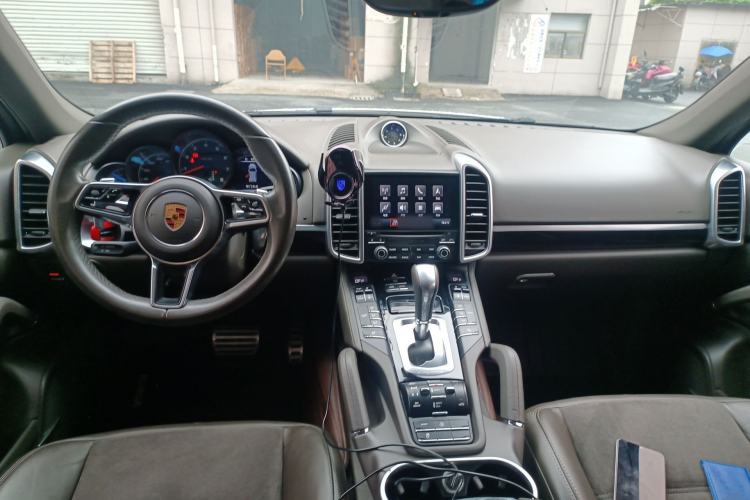 Used Porsche Cayenne 2016 Cayenne 3.0T Center Console