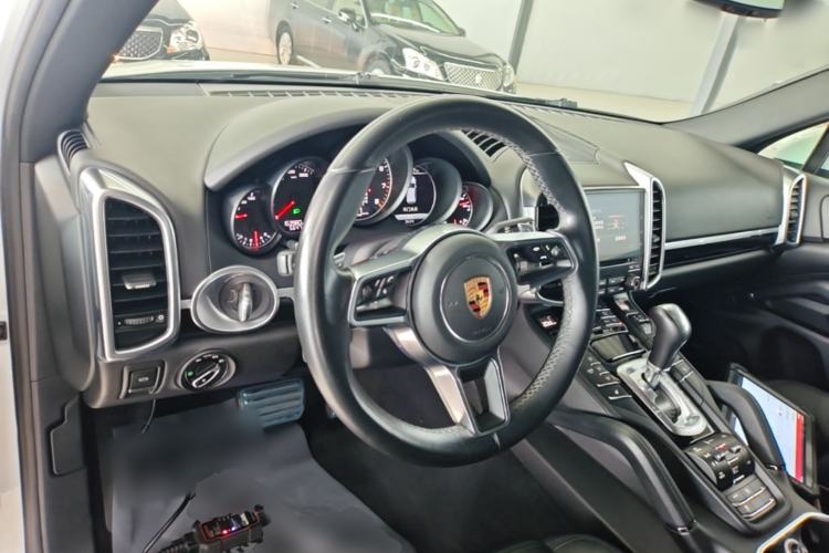 Used Porsche Cayenne 2016 Cayenne 3.0T Center Console
