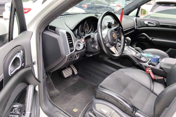 Used Porsche Cayenne 2016 Cayenne Platinum Edition 3.0T Driver Seat