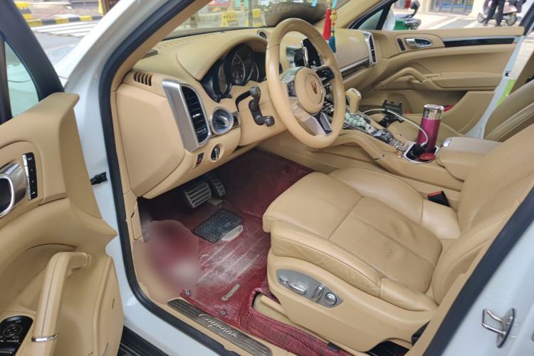 Used Porsche Cayenne 2016 Cayenne Platinum Edition 3.0T Driver Seat