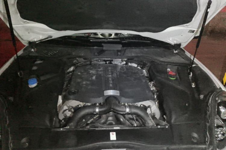 Used Porsche Cayenne 2016 Cayenne S 3.6T Engine Bay