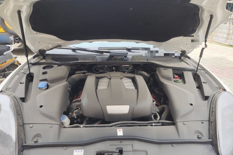 Used Porsche Cayenne 2016 Cayenne 3.0T Engine Bay