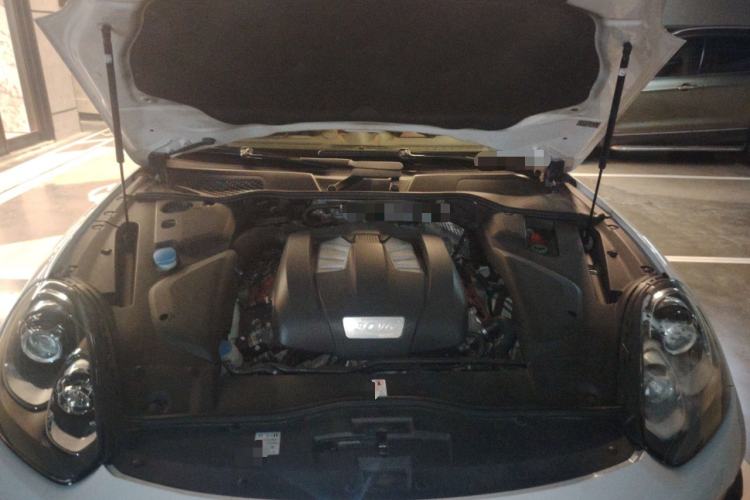Used Porsche Cayenne 2016 Cayenne 3.0T Engine Bay