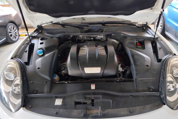 Used Porsche Cayenne 2016 Cayenne Platinum Edition 3.0T Engine Bay