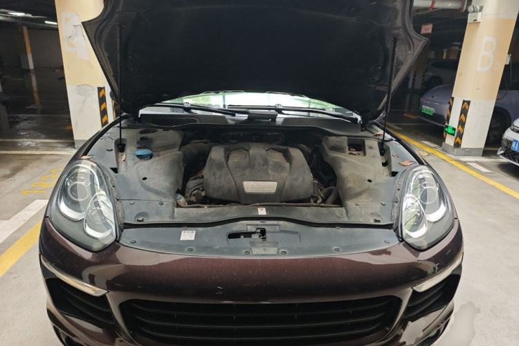 Used Porsche Cayenne 2016 Cayenne 3.0T Engine Bay