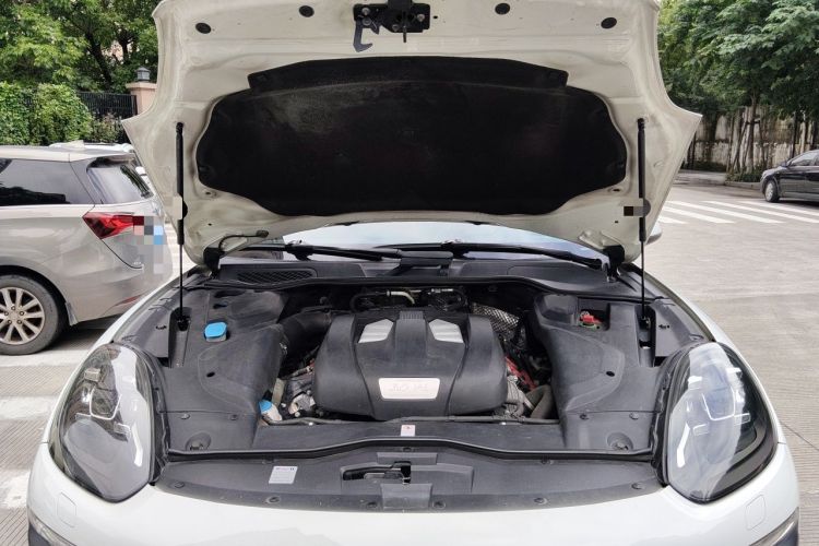 Used Porsche Cayenne 2016 Cayenne Platinum Edition 3.0T Engine Bay