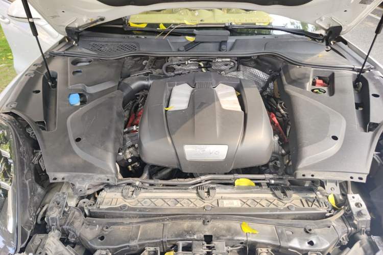 Used Porsche Cayenne 2016 Cayenne Platinum Edition 3.0T Engine Bay