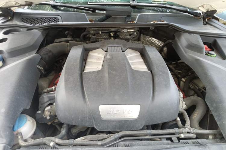 Used Porsche Cayenne 2016 Cayenne 3.0T Engine Bay