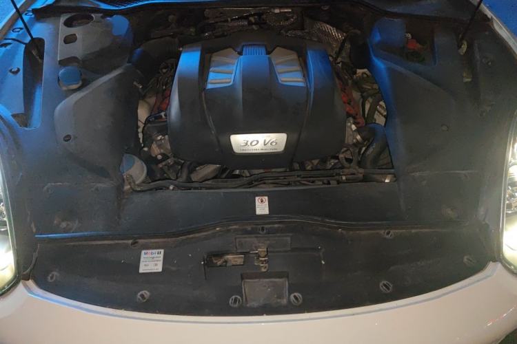 Used Porsche Cayenne 2016 Cayenne Platinum Edition 3.0T Engine Bay