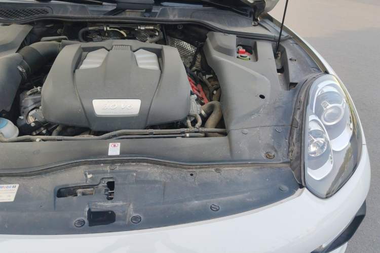 Used Porsche Cayenne 2016 Cayenne 3.0T Engine Bay Left