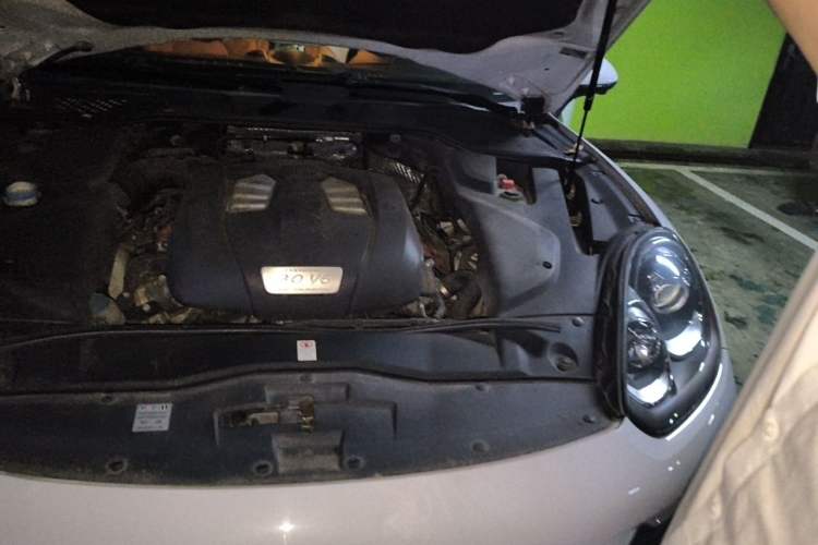 Used Porsche Cayenne 2016 Cayenne 3.0T Engine Bay Left
