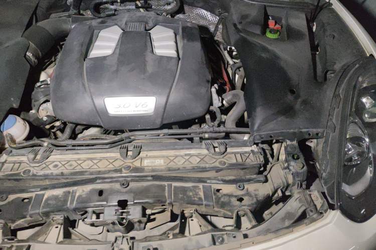 Used Porsche Cayenne 2016 Cayenne 3.0T Engine Bay Left