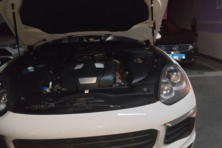 Used Porsche Cayenne 2016 Cayenne 3.0T Engine Bay Left