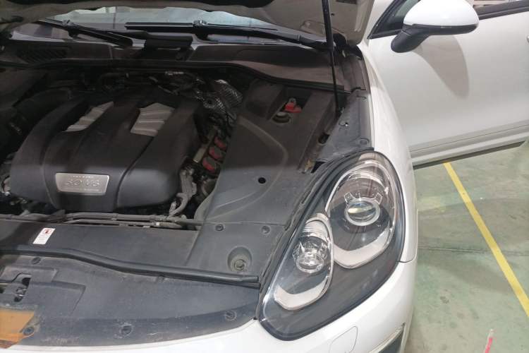 Used Porsche Cayenne 2016 Cayenne 3.0T Engine Bay Left