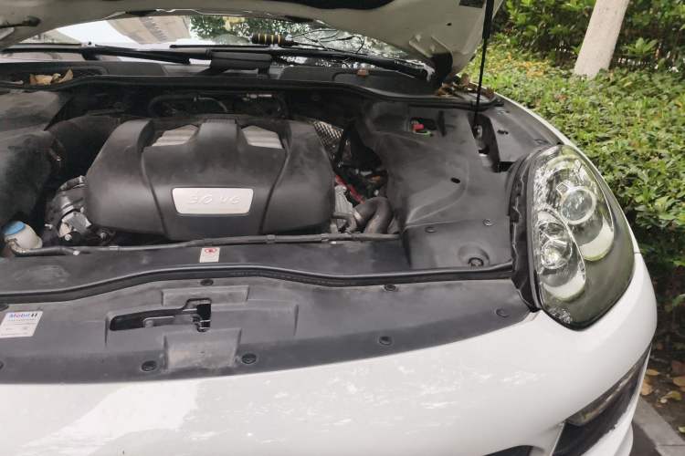 Used Porsche Cayenne 2016 Cayenne 3.0T Engine Bay Left