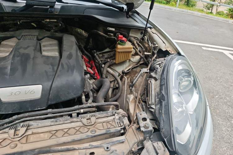 Used Porsche Cayenne 2016 Cayenne 3.0T Engine Bay Left