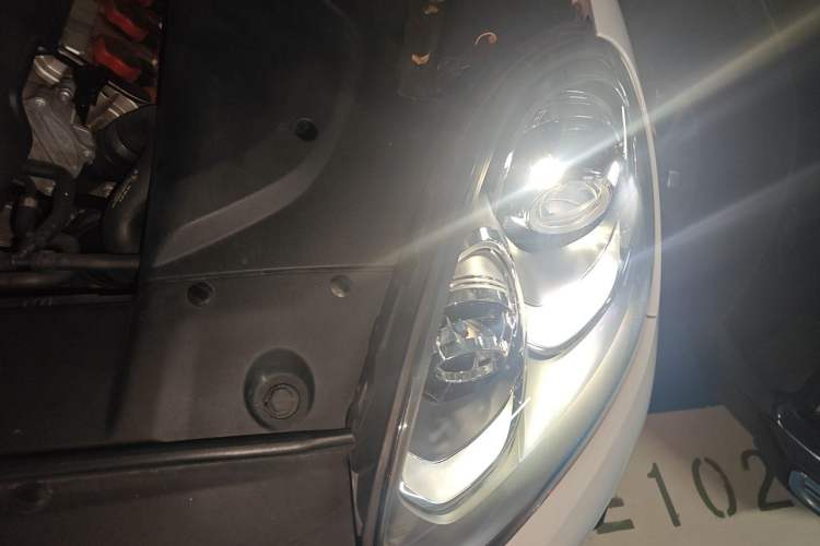 Used Porsche Cayenne 2016 Cayenne 3.0T Engine Bay Left