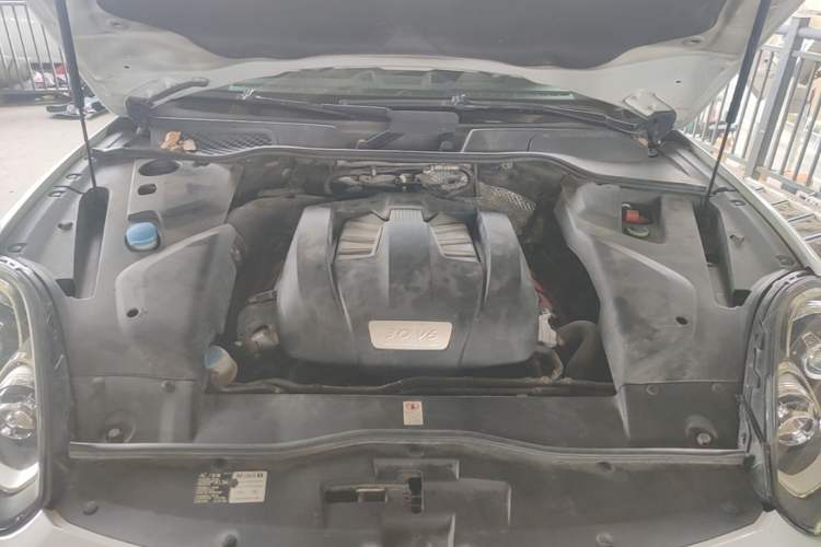 Used Porsche Cayenne 2016 Cayenne Platinum Edition 3.0T Engine Bay