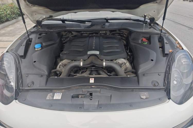 Used Porsche Cayenne 2016 Cayenne GTS 3.6T Engine Bay
