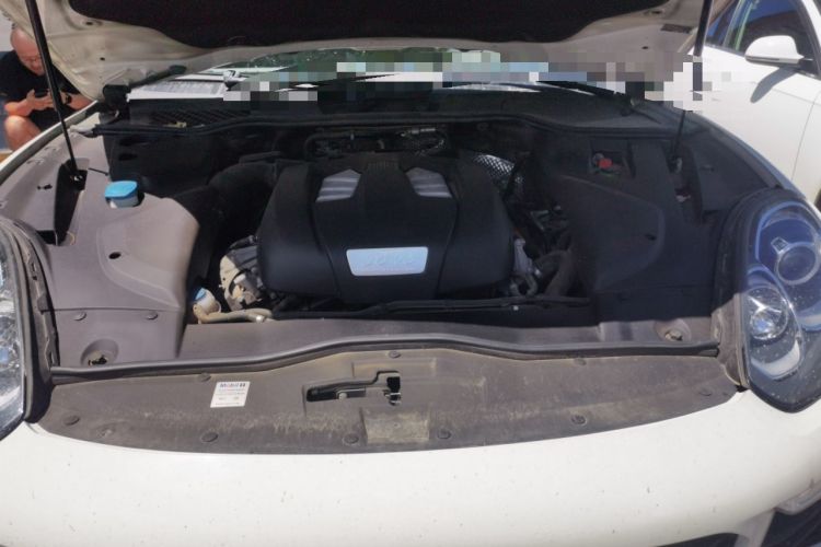 Used Porsche Cayenne 2016 Cayenne 3.0T Engine Bay