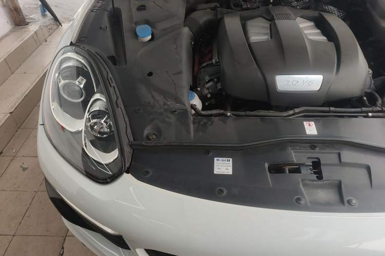 Used Porsche Cayenne 2016 Cayenne 3.0T Engine Bay Right