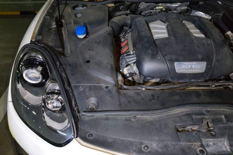 Used Porsche Cayenne 2016 Cayenne 3.0T Engine Bay Right