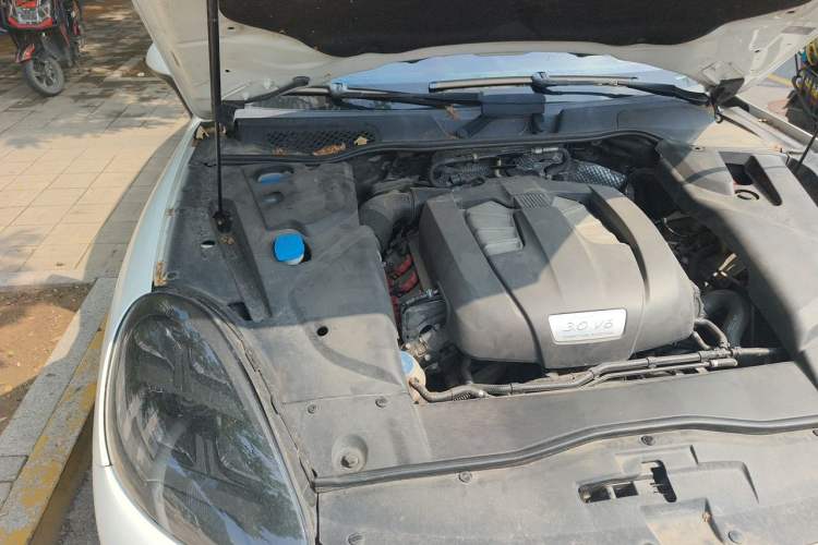 Used Porsche Cayenne 2016 Cayenne 3.0T Engine Bay Right