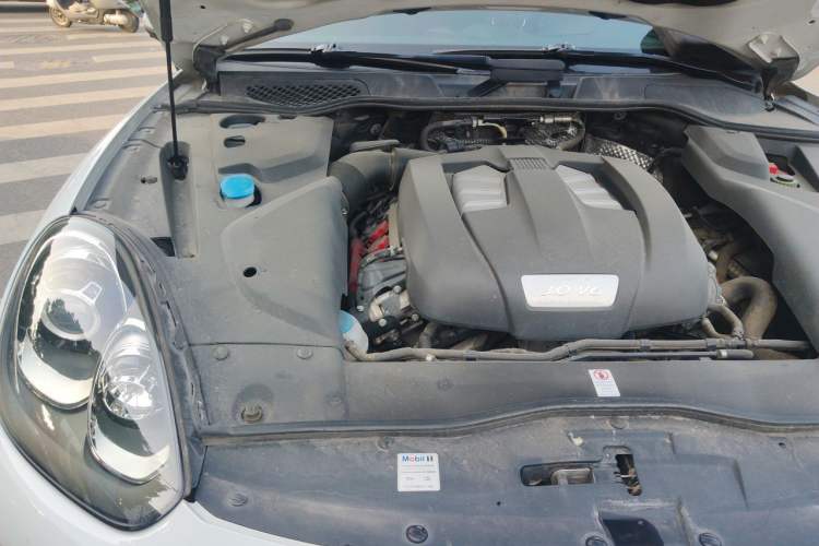 Used Porsche Cayenne 2016 Cayenne 3.0T Engine Bay Right