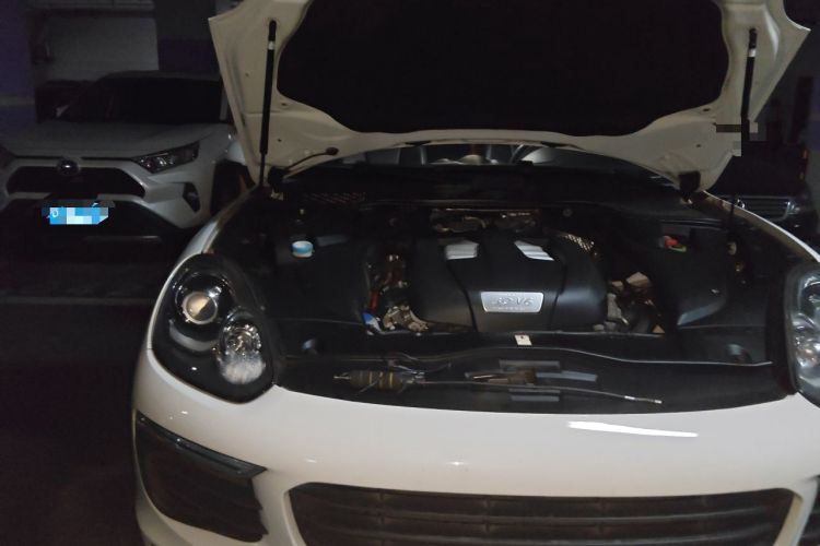 Used Porsche Cayenne 2016 Cayenne 3.0T Engine Bay Right