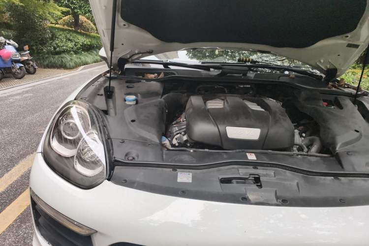 Used Porsche Cayenne 2016 Cayenne 3.0T Engine Bay Right