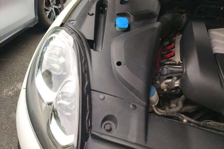 Used Porsche Cayenne 2016 Cayenne 3.0T Engine Bay Right