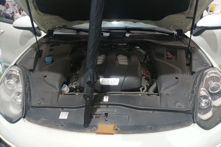 Used Porsche Cayenne 2016 Cayenne 3.0T Engine Bay
