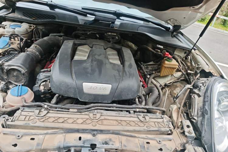 Used Porsche Cayenne 2016 Cayenne 3.0T Engine Bay